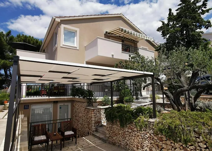 Apartments Maslina